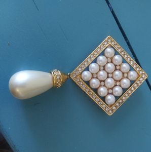 Joan Rivers Pearl Pin